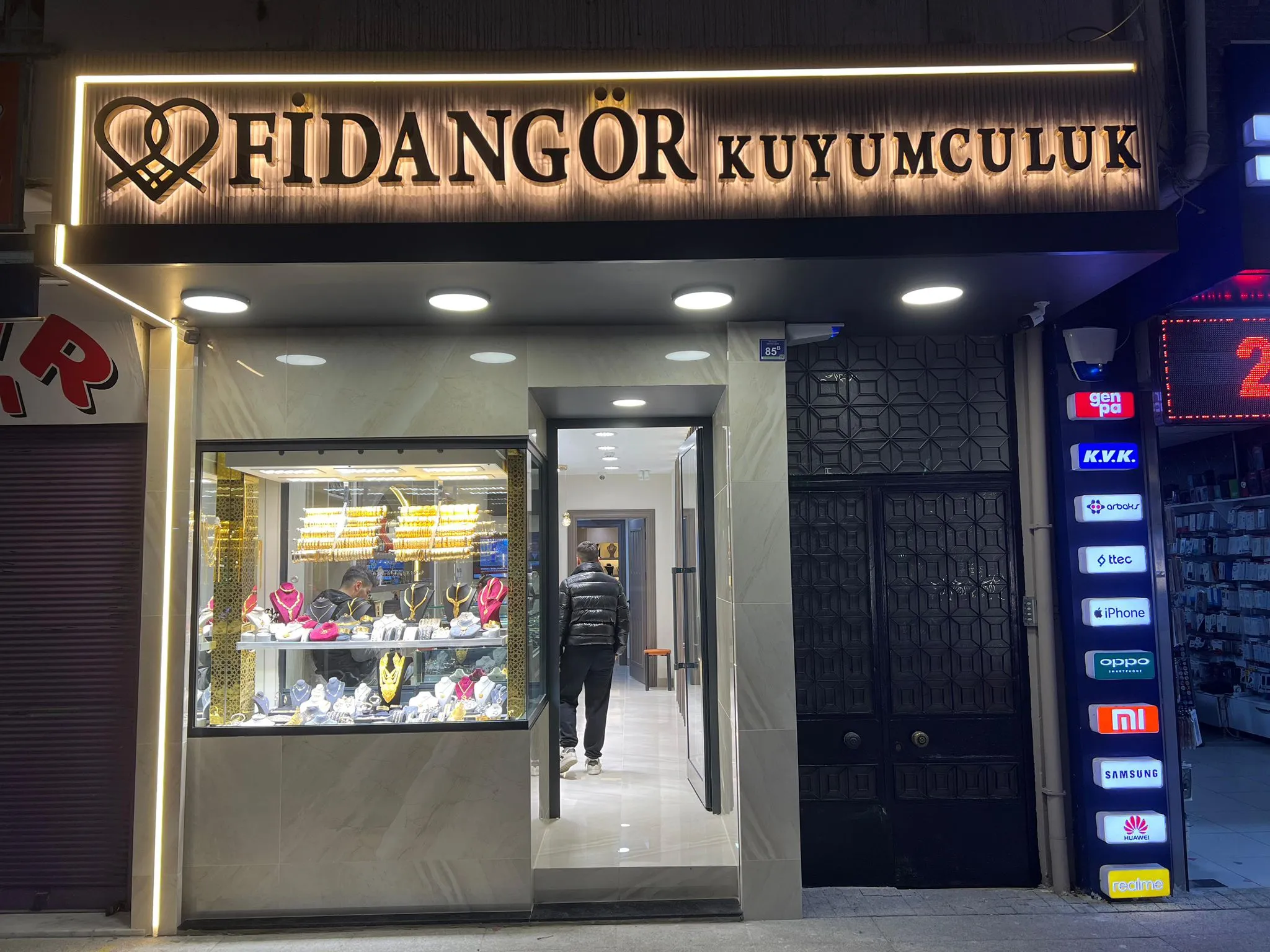 Asansörlü Vitrin Kasa
